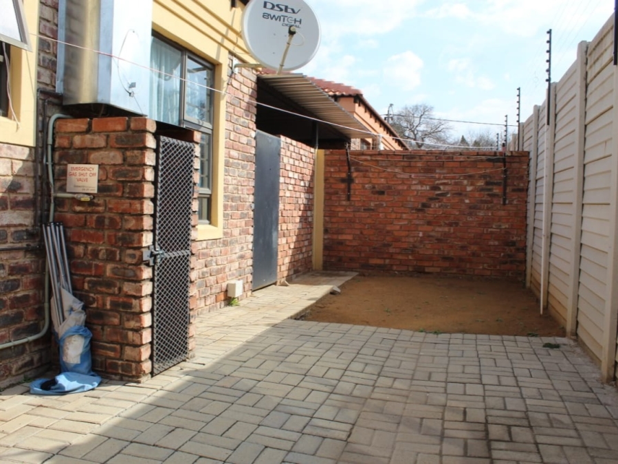 2 Bedroom Property for Sale in Potchefstroom North West